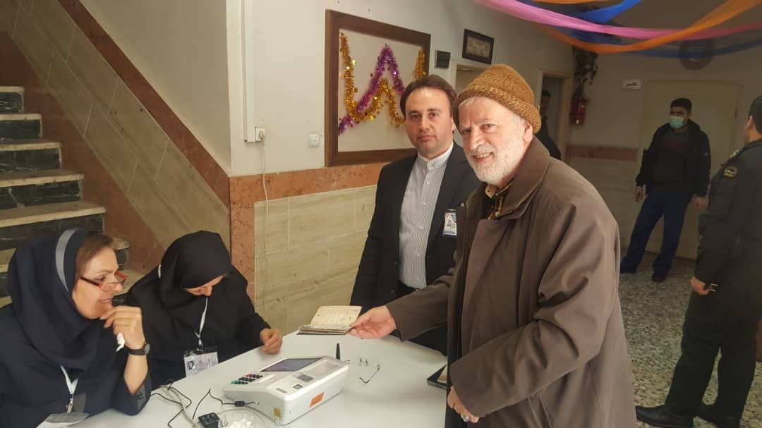 حضور حکیم دکتر روازاده در تاریخ ۲ اسفند ماه سال ۱۳۹۸ در یکی از حوزه‌های انتخاباتی تهران