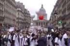 بحران بهداشتی فرانسه و اعتراضات کادر درمان ادامه دارد