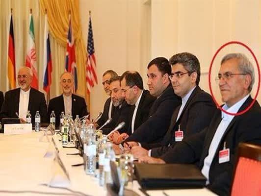 ‏ایشون آقای دری اصفهانی عضو تیم هسته‌ای روحانی که از طریق ساعت مچی اقدام به جاسوسی برای انگلیسی ها میکرد