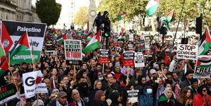 انگلیس: تظاهرات چند صد هزار نفری در لندن، کار ایران است(!)