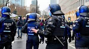 یورش پلیس آلمان به خانه حامیان فلسطین!