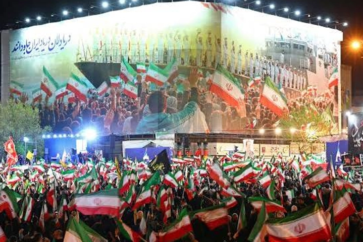 ستون پنجم علیه ملت مبعوثشده