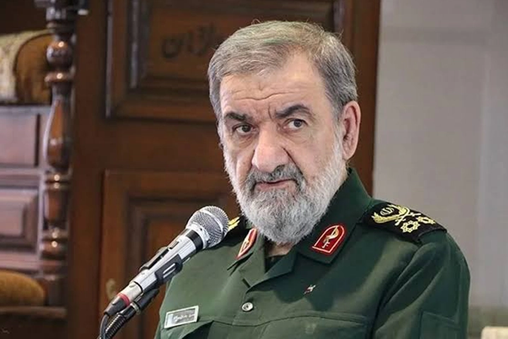 سرلشکر محسن رضایی: کشورهای منطقه اگر نگذارند هواپیما‌های ایران سفر کنند فرودگاه‌های آنان هم نمی‌توانند پرواز داشته باشند