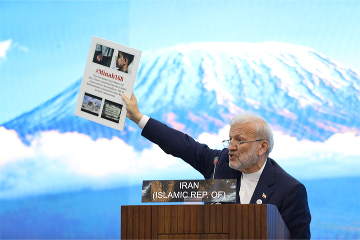 متکی: ملت ایران با خشمی مقدس انتقام از جلادان و در رأس آنها ترامپ و نتانیاهو را فریاد می‌زنند