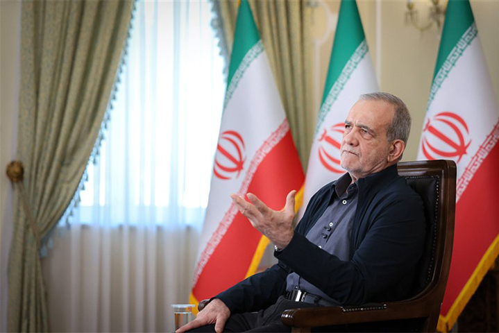 رئیس‌جمهور را  از دست مشاوران ناباب نجات دهید!